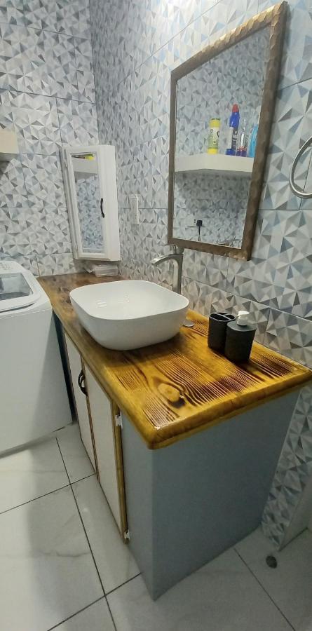 Apartamento Cozy Vacation Retreat With Free Parking Roseau Exterior foto